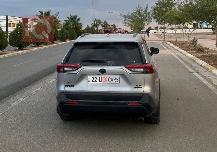 تۆیۆتا ڕاڤ 4